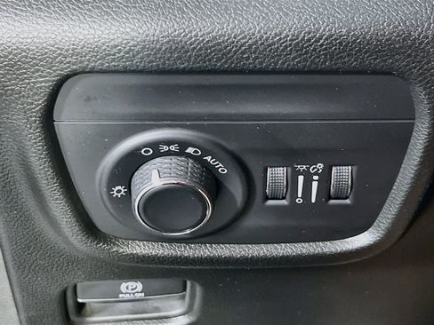 Used 2023 Jeep Grand Cherokee L Laredo AWD/4WD image 10
