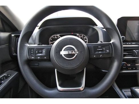 Used 2023 Nissan Pathfinder S image 14