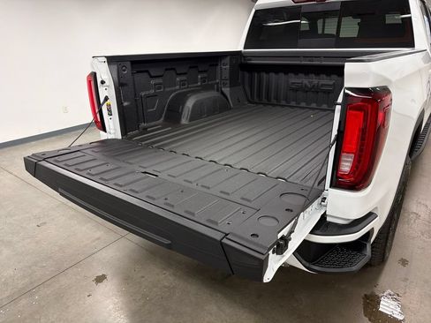 Used 2026 GMC Sierra 1500 AT4 w/ AT4 Premium Package AWD/4WD image 19