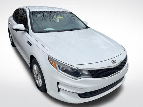 Used 2016 Kia Optima LX w/ LX Convenience Package image 1