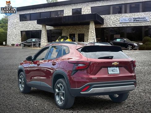 Used 2024 Chevrolet Trax LT w/ Driver Confidence Package FWD image 6