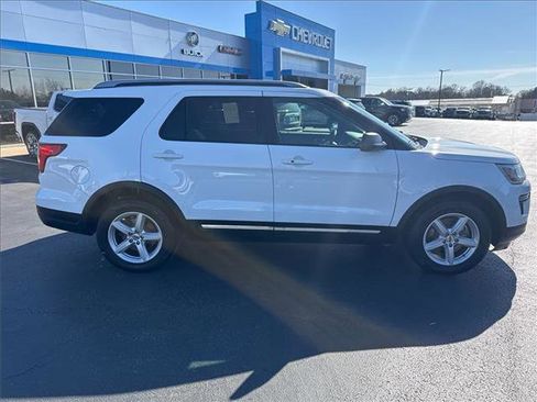 Used 2019 Ford Explorer XLT w/ Class III Trailer Tow Package image 6