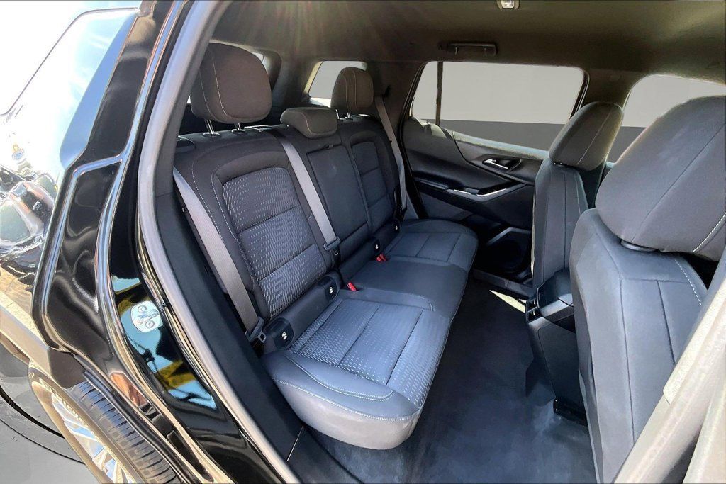 Used 2025 Chevrolet Equinox LT AWD/4WD image 28