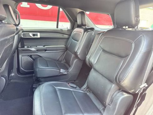 Used 2020 Ford Explorer XLT w/ Equipment Group 202A AWD/4WD image 21