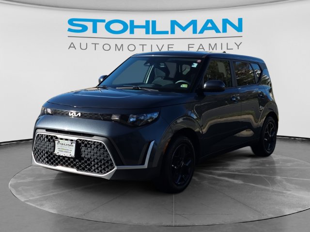 Used 2023 Kia Soul LX w/ LX Technology Package FWD image 1