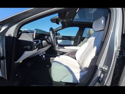 Used 2025 Cadillac Lyriq Sport image 3