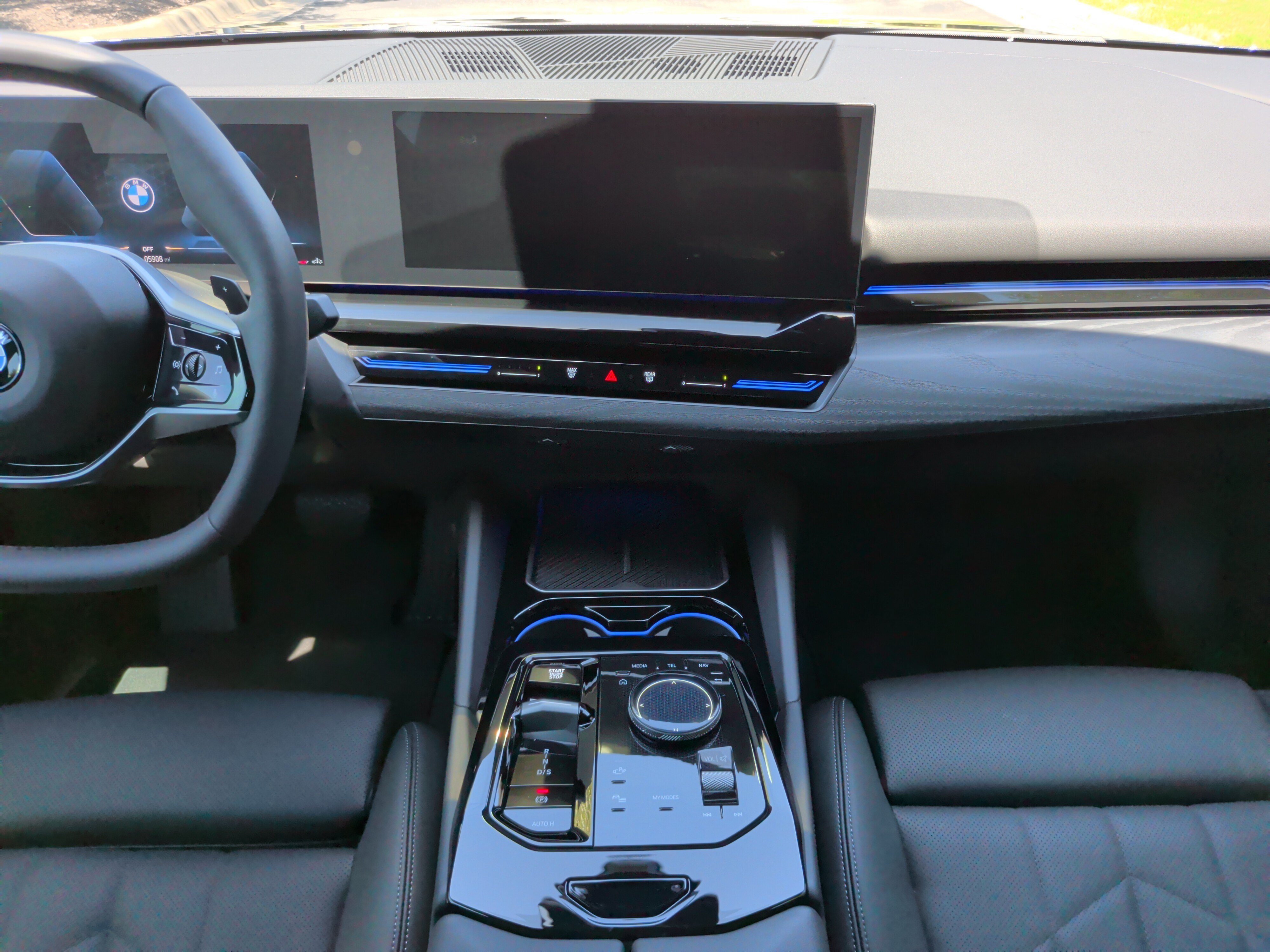 Certified 2026 BMW 530i w/ Convenience Package RWD image 33