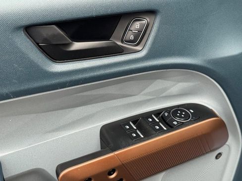 Used 2023 Ford Maverick Lariat w/ Lariat Luxury Package image 16