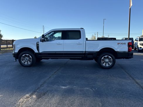 Used 2025 Ford F350 King Ranch w/ FX4 Off-Road Package image 8