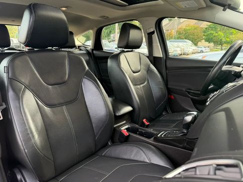 Used 2017 Ford Focus Titanium FWD image 24