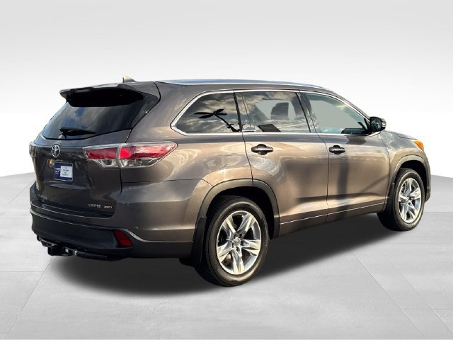 Used 2015 Toyota Highlander Limited w/ Driver Technology Package AWD/4WD image 9