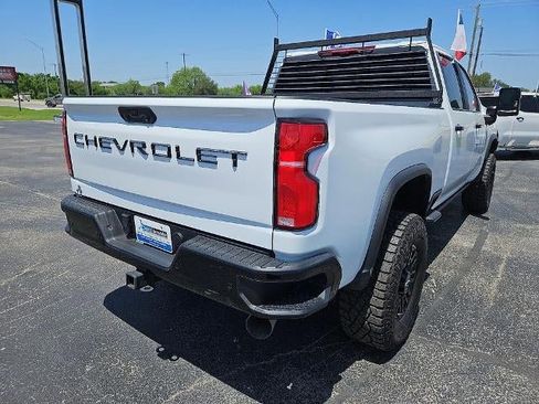 Used 2025 Chevrolet Silverado 2500 ZR2 w/ Technology Package AWD/4WD image 7