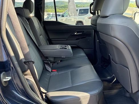 Used 2024 Lexus GX 550 w/ Accessory Package (Z1) AWD/4WD image 13