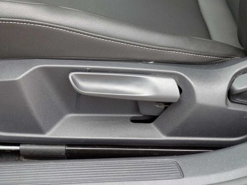 Used 2020 Volkswagen Jetta SE w/ SE Cold Weather Package FWD image 26