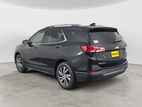 Used 2023 Chevrolet Equinox Premier AWD/4WD image 3