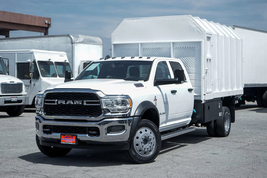 Used 2022 RAM 5500 Tradesman w/ Chrome Appearance Group AWD/4WD image 4