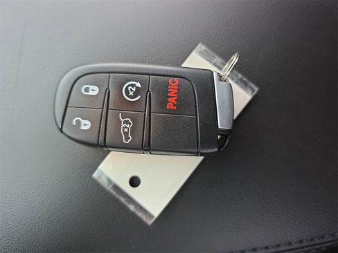 Used 2021 Jeep Grand Cherokee Laredo image 35