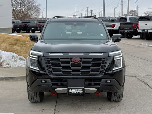 Used 2025 Nissan Armada PRO-4X w/ Pro-4X Premium Package image 8