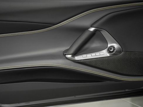 Used 2023 Ferrari 812 GTS image 41