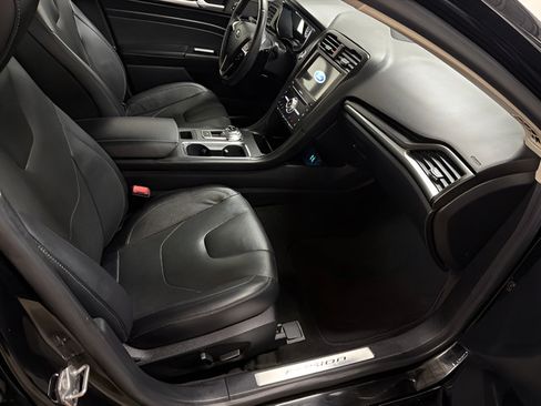 Used 2020 Ford Fusion Titanium AWD/4WD image 15