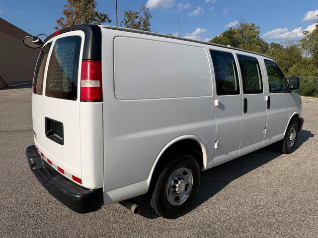 Used 2015 Chevrolet Express 2500 RWD image 4