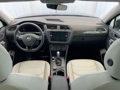 Used 2019 Volkswagen Tiguan SEL Premium image 17