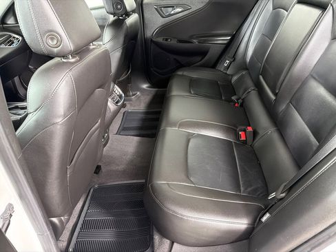 Used 2017 Chevrolet Malibu LT w/ Leather Package image 19