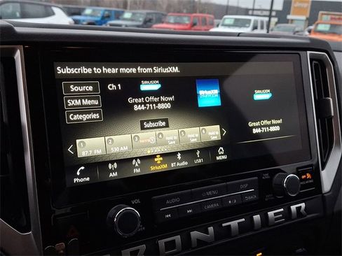 Used 2025 Nissan Frontier SV w/ SV Convenience Package image 3