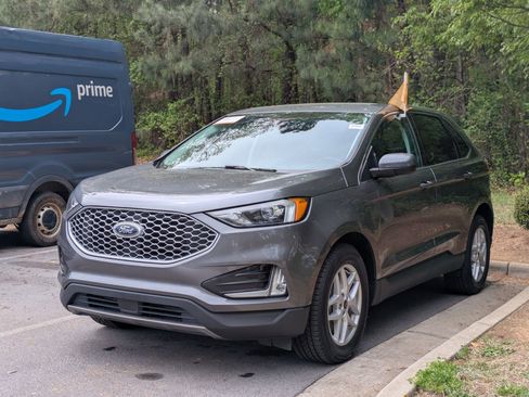 Certified 2023 Ford Edge SEL w/ Convenience Package AWD/4WD image 6