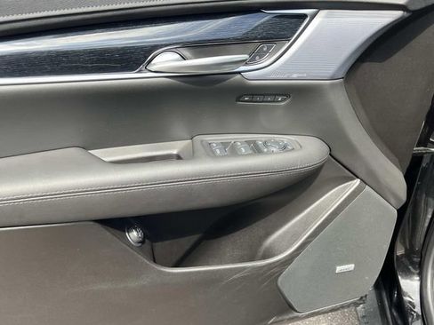 Certified 2025 Cadillac XT5 Premium Luxury w/ Technology Package AWD/4WD image 15
