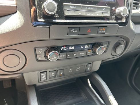 Used 2024 Nissan Frontier SV w/ SV Convenience Package RWD image 38