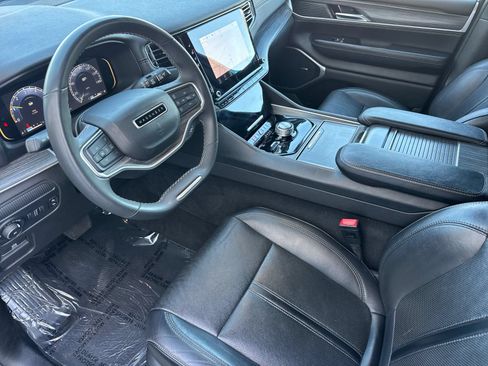 Used 2024 Jeep Wagoneer Series II w/ Flexible Seating Group AWD/4WD image 10