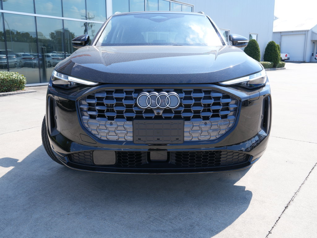 Used 2025 Audi Q5 Premium Plus w/ Premium Plus AWD/4WD image 8