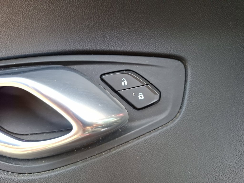 Used 2021 Chevrolet Camaro LT w/ Technology Package RWD image 13