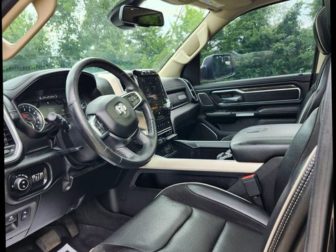 Used 2019 RAM 1500 Laramie AWD/4WD image 15