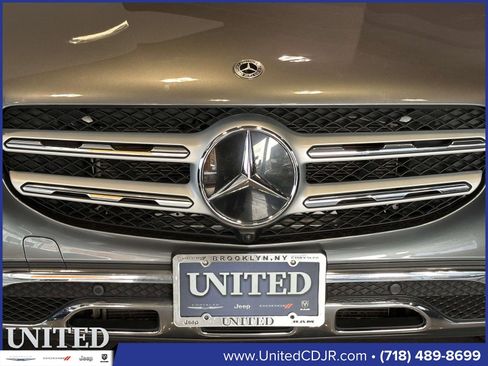 Used 2022 Mercedes-Benz GLC 300 4MATIC image 9