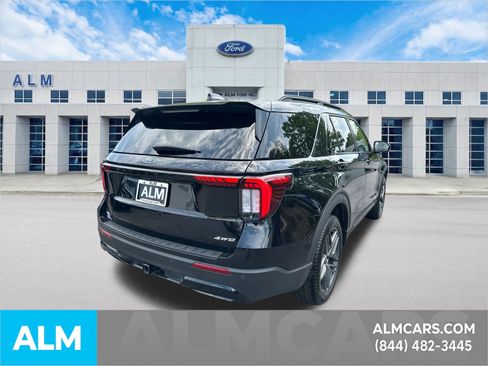 Used 2026 Ford Explorer ST-Line w/ ST-Line Street Pack AWD/4WD image 5