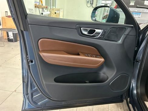 Certified 2023 Volvo XC60 B5 Plus image 9