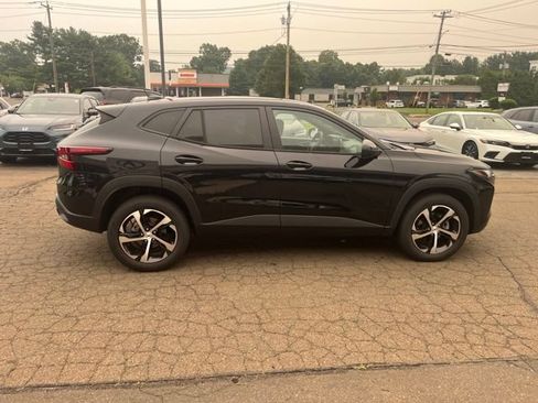Used 2024 Chevrolet Trax RS w/ Driver Confidence Package FWD image 18