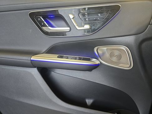 Certified 2025 Mercedes-Benz GLC 300 4MATIC image 30