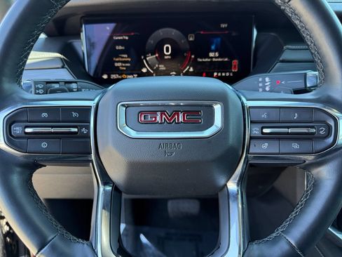 Used 2024 GMC Acadia Elevation AWD/4WD image 19