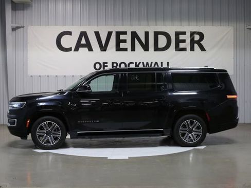 Used 2023 Jeep Wagoneer L Series II image 4