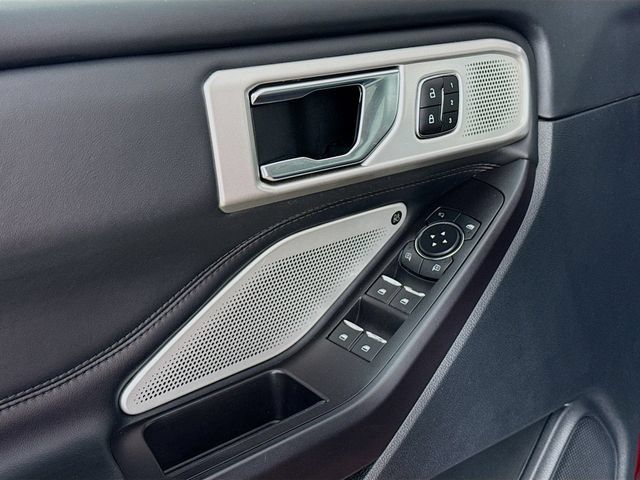 Used 2020 Ford Explorer Platinum w/ Premium Technology Package AWD/4WD image 18