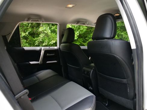 Used 2020 Toyota 4Runner SR5 Premium AWD/4WD image 30