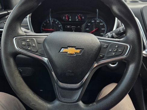 Used 2018 Chevrolet Equinox LT w/ LPO, Cargo Package image 17