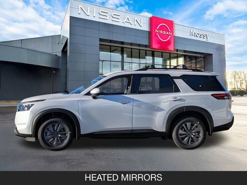 New 2025 Nissan Pathfinder SV image 5