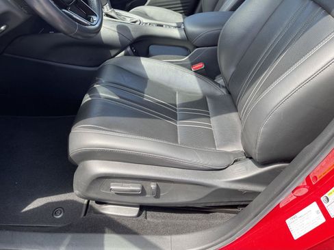 Used 2024 Honda HR-V EX-L image 3