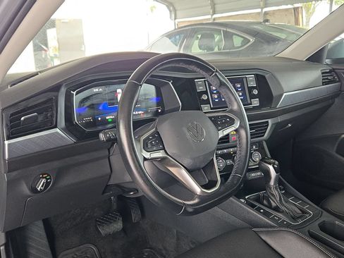 Used 2023 Volkswagen Jetta SE FWD image 11