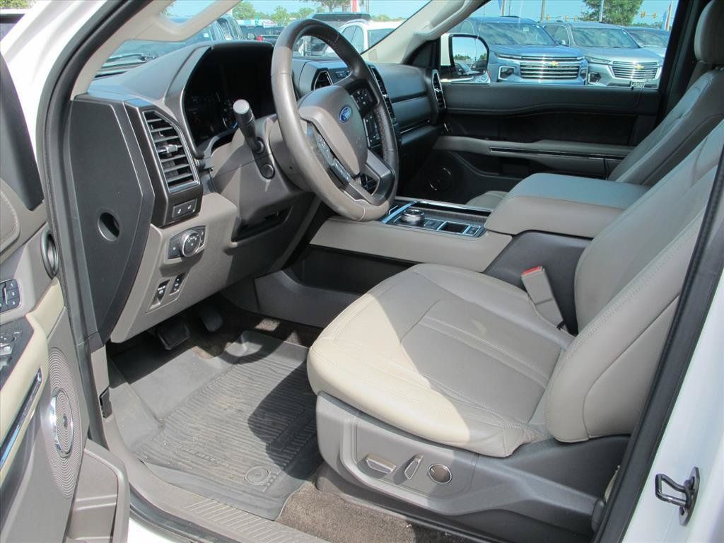 Used 2018 Ford Expedition Limited w/ Equipment Group 301A RWD image 9