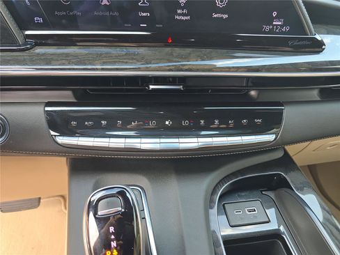 Used 2023 Cadillac Escalade Premium Luxury w/ Performance Package AWD/4WD image 29